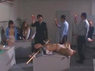 Японец x номинално филм роб наказани с groovy восък dripped на тя тяло