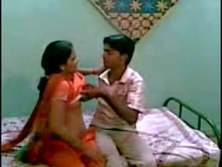 Delicious immature indický volání dívka tajně filmoval zatímco dostal položený