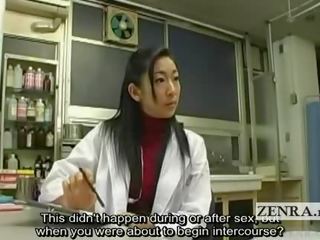 Subtitriem apģērbta sievete kails vīrietis japānieši mammīte meistars penis inspection