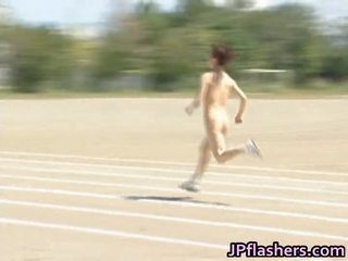 Fria jav av asiatiskapojke flickor run en naken track